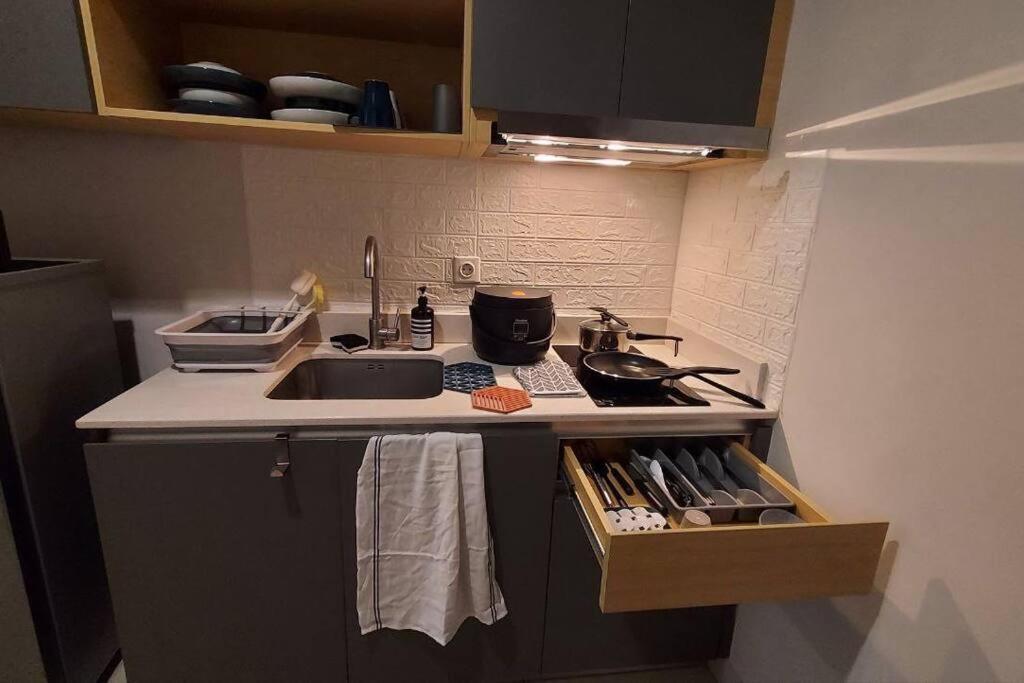 2 Bed Room Apartment In West Jakarta Kültér fotó